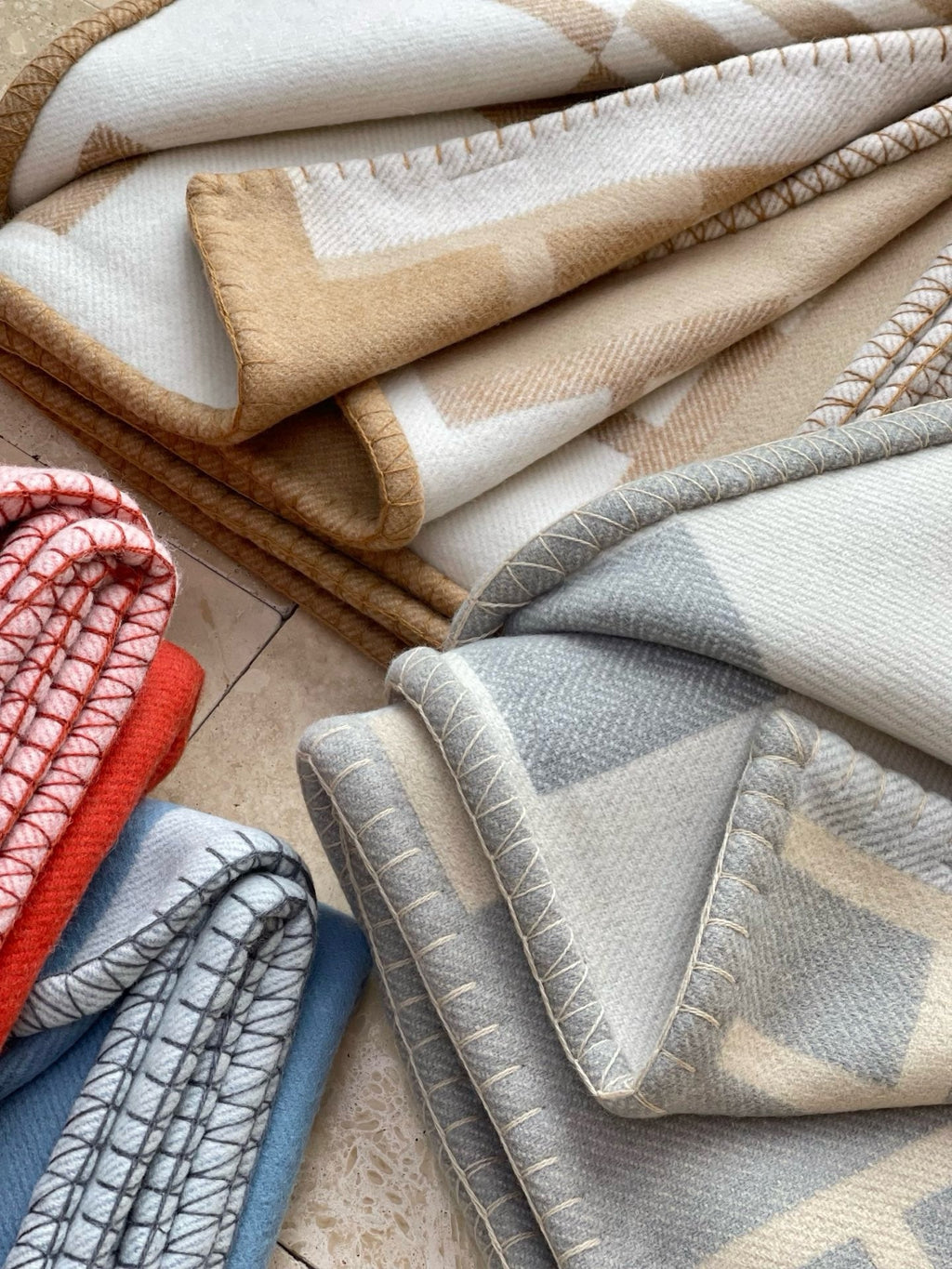 H Deco Blanket