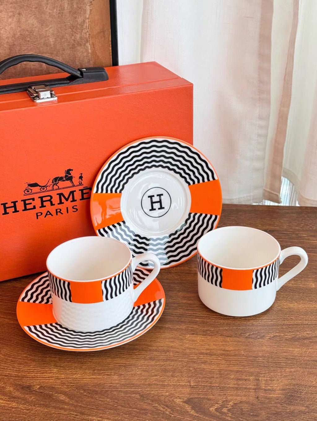 H Déco Tea Cup & Saucer Set