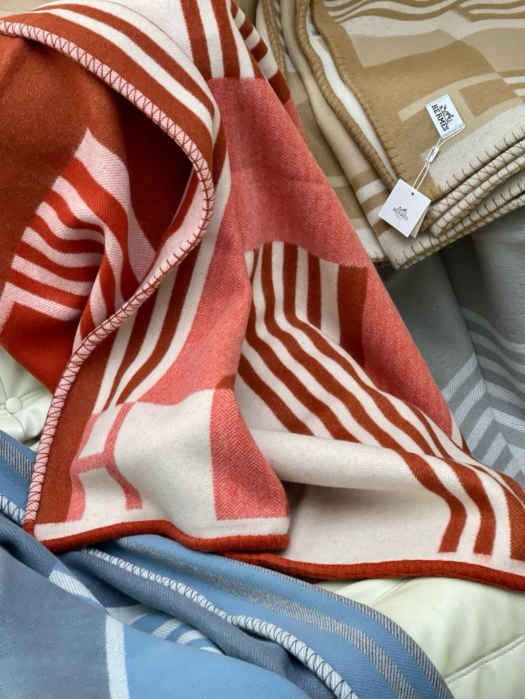 H Deco Blanket