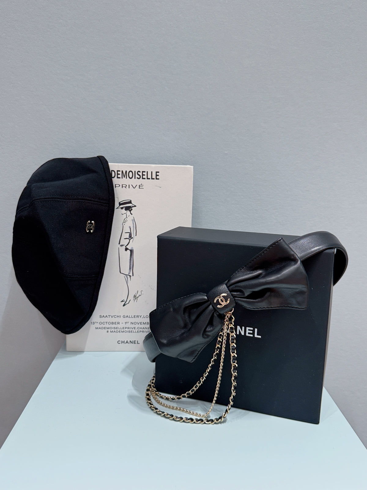 Chanel Women's Fall/Winter Fashion Classic Solid Color Metal Logo Beret Hat  Accessories #78924