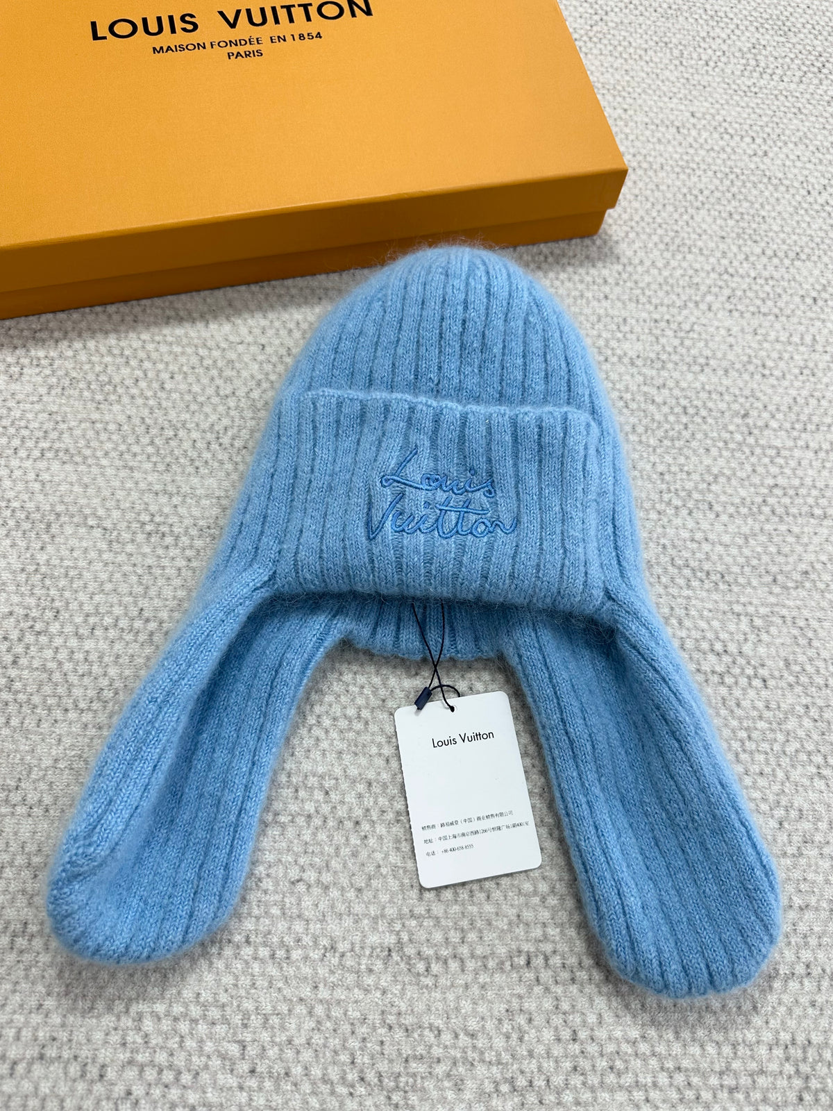 Louis Vuitton Script Beanie Hat Accessories #333616