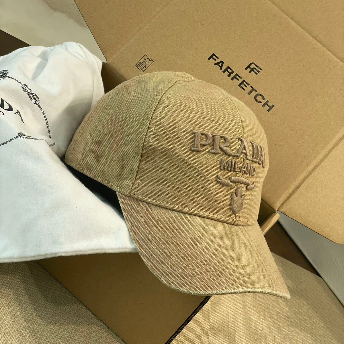 Prada Men's Women's Spring And Summer Solid Colour Logo Embroidery Baseball Cap Fashion High Street Casual Hundred Hat #76671