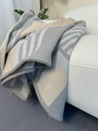 H Deco Blanket