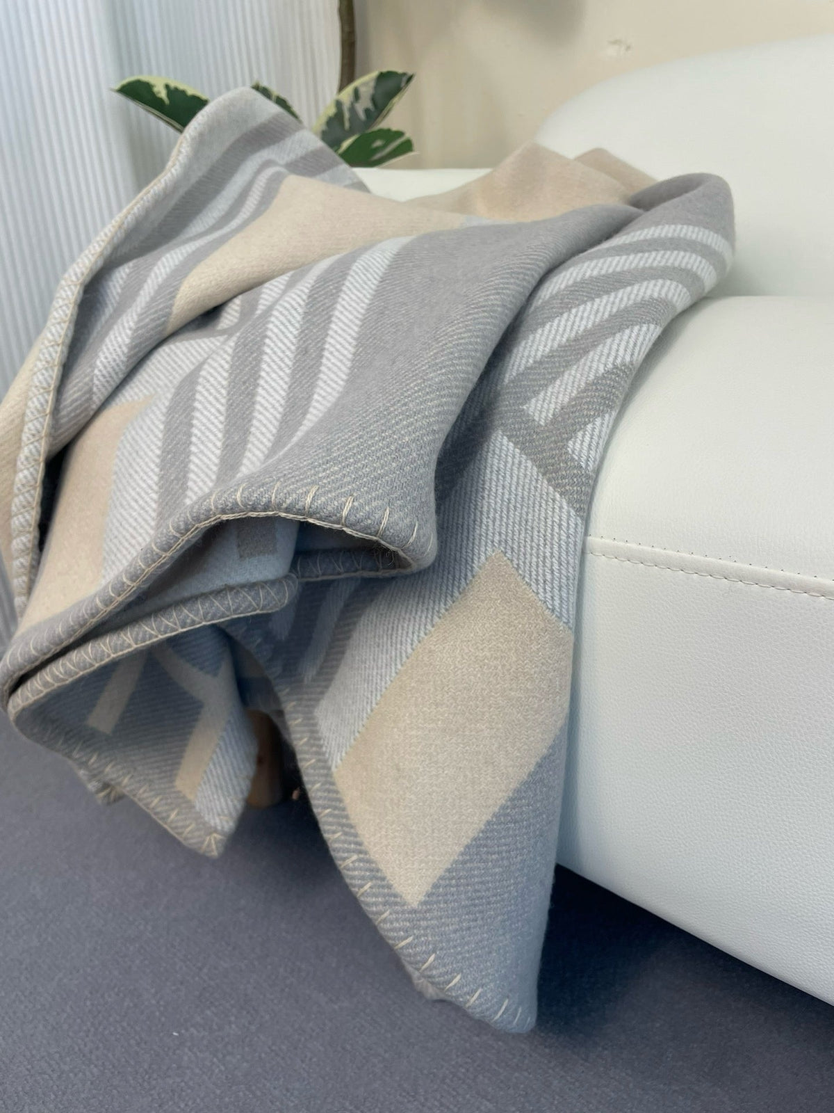 H Deco Blanket