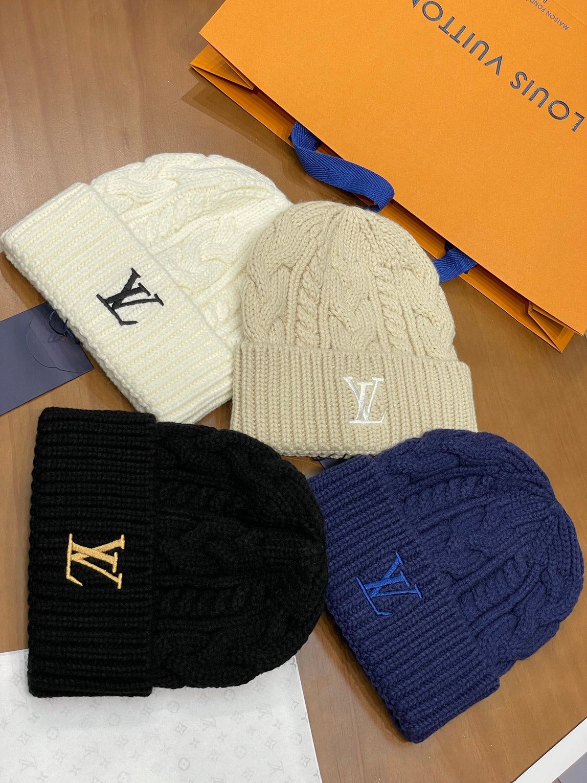 Louis Vuitton Only LV Mini Cable Beanie Hats #334493
