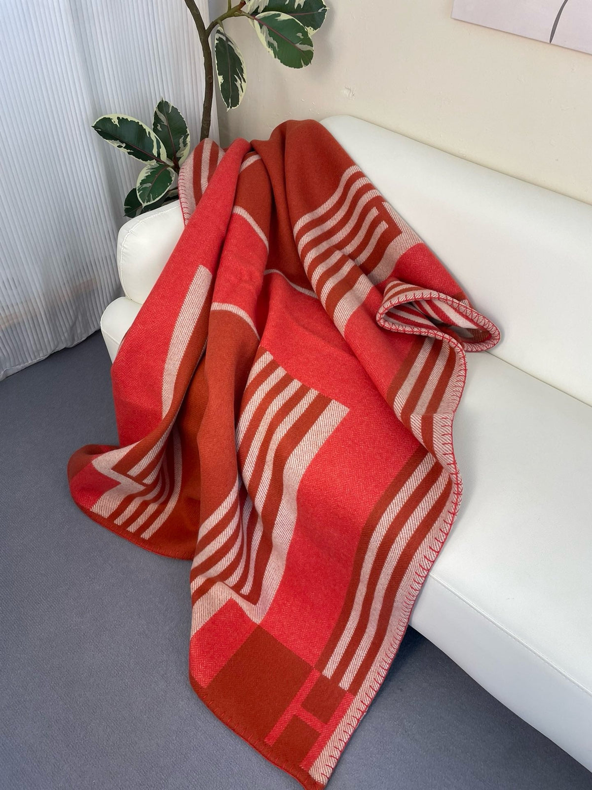 H Deco Blanket