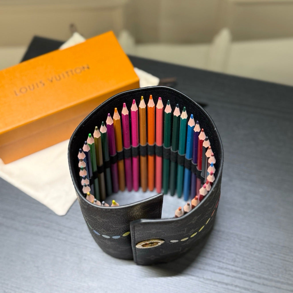 Monogram Eclipse Travel Colouring Set