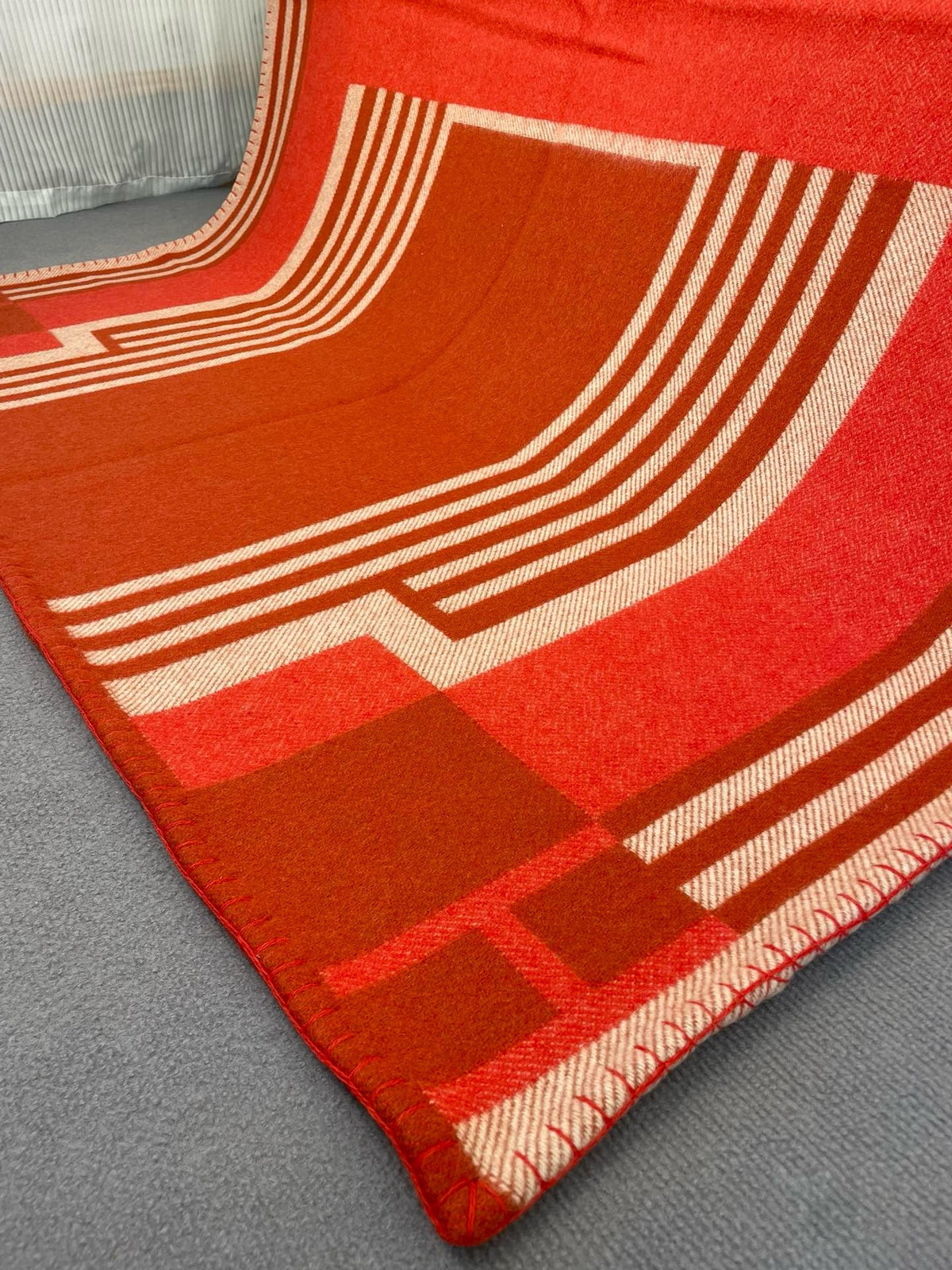 H Deco Blanket