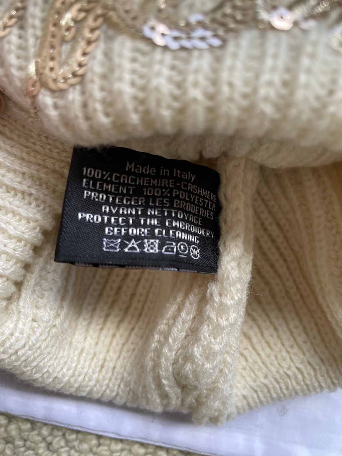 Chanel  Men's And Women's Fall/winter Fashion Casual Solid Color Knit Logo Thick Beanie Hat  Accessories #79339