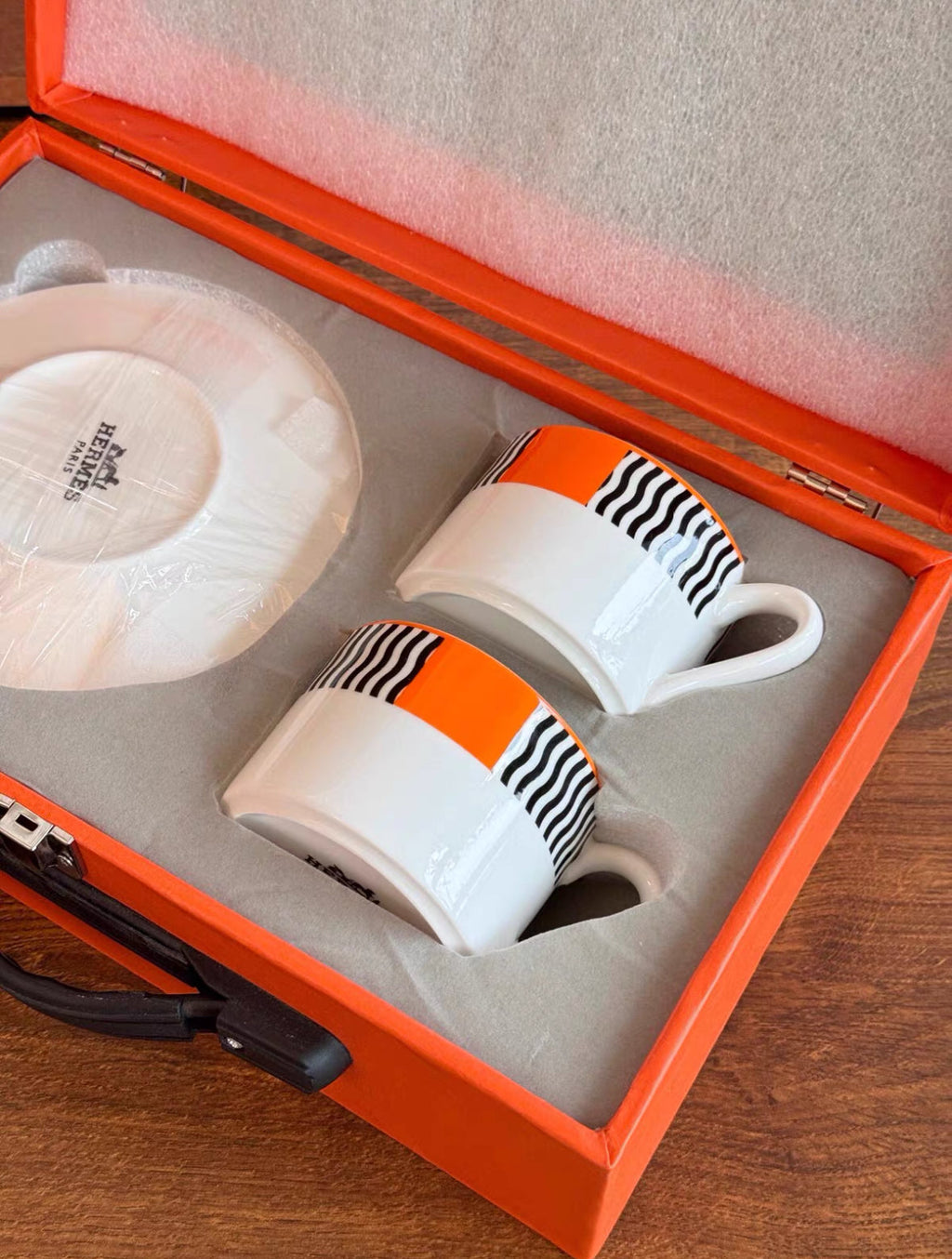 H Déco Tea Cup & Saucer Set