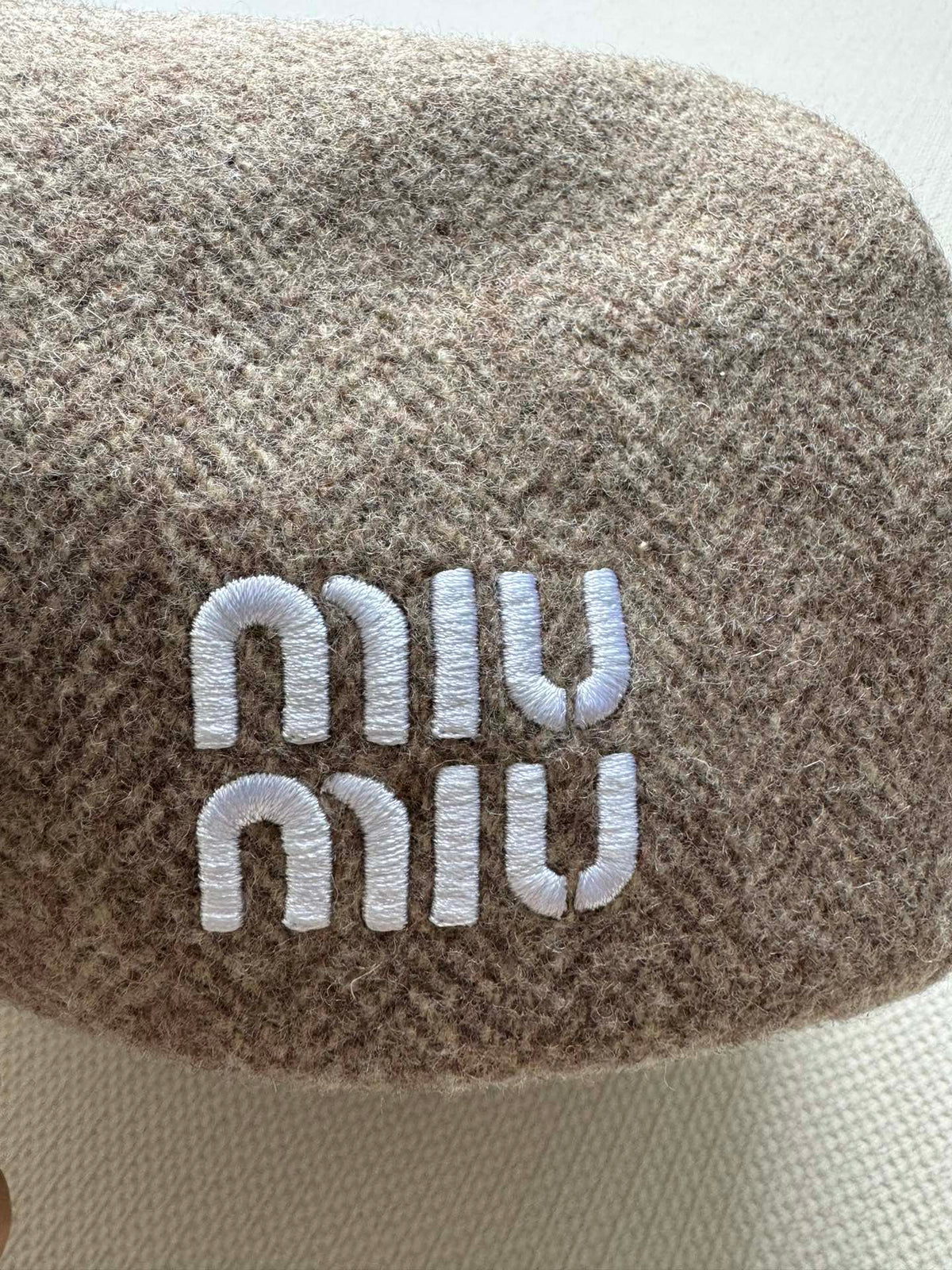 MiuMiu Women's Solid Color V-Pattern Wool Fabric Beret Cap Hat #73985