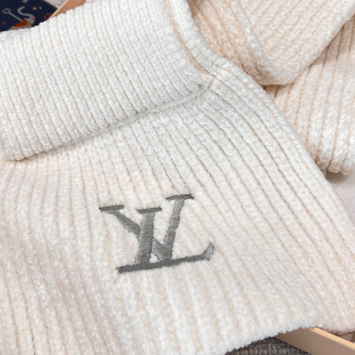 Louis Vuitton Men's and Women's Autumn and Winter Solid Color Embroidery Logo Printed Wool Knit Hat Cap Scarf #75639