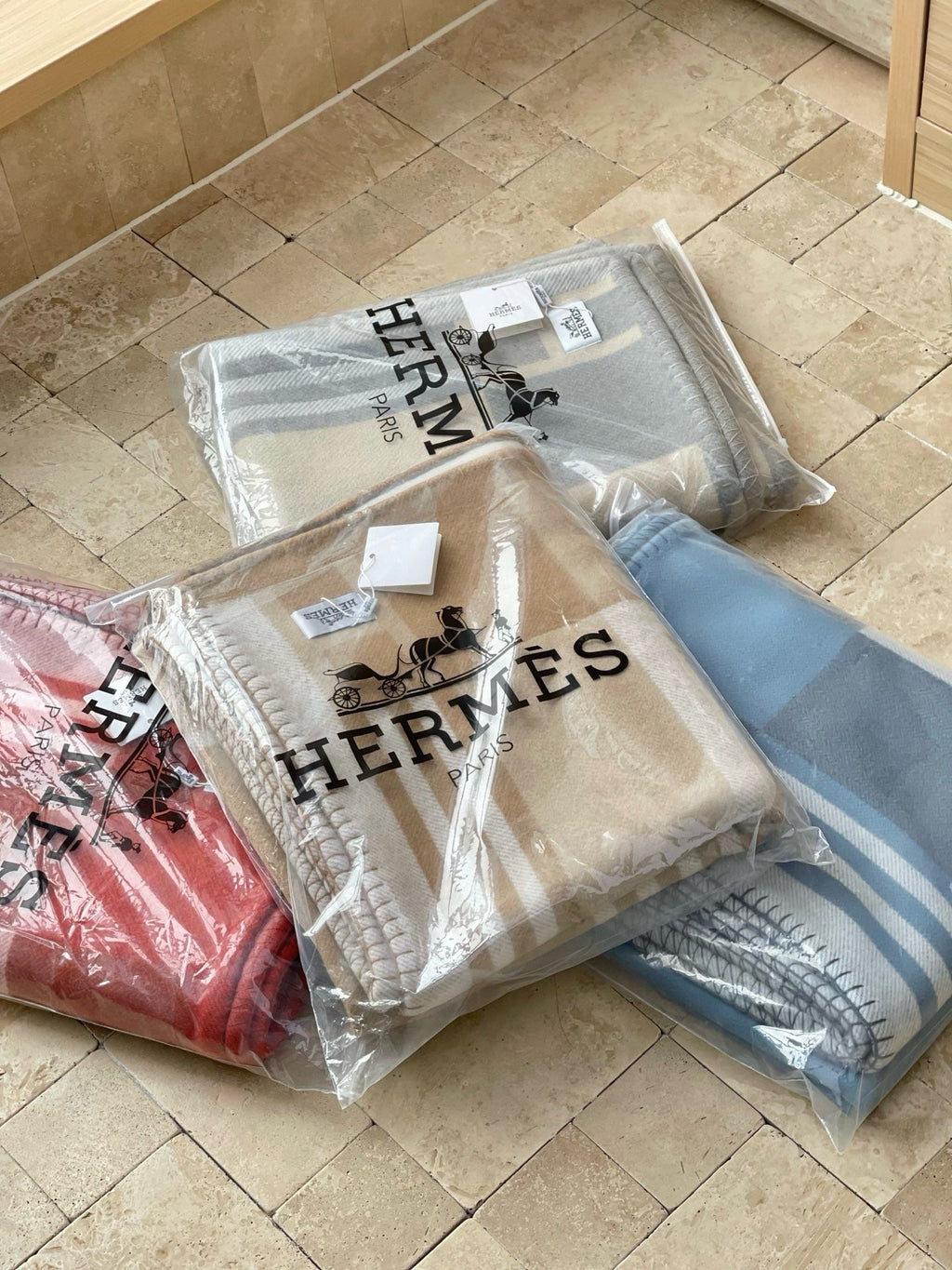 H Deco Blanket
