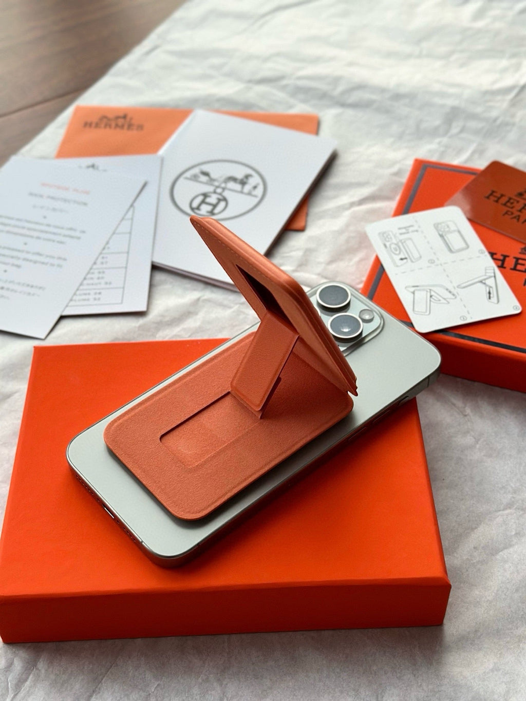 MagSafe Phone Wallet Stand
