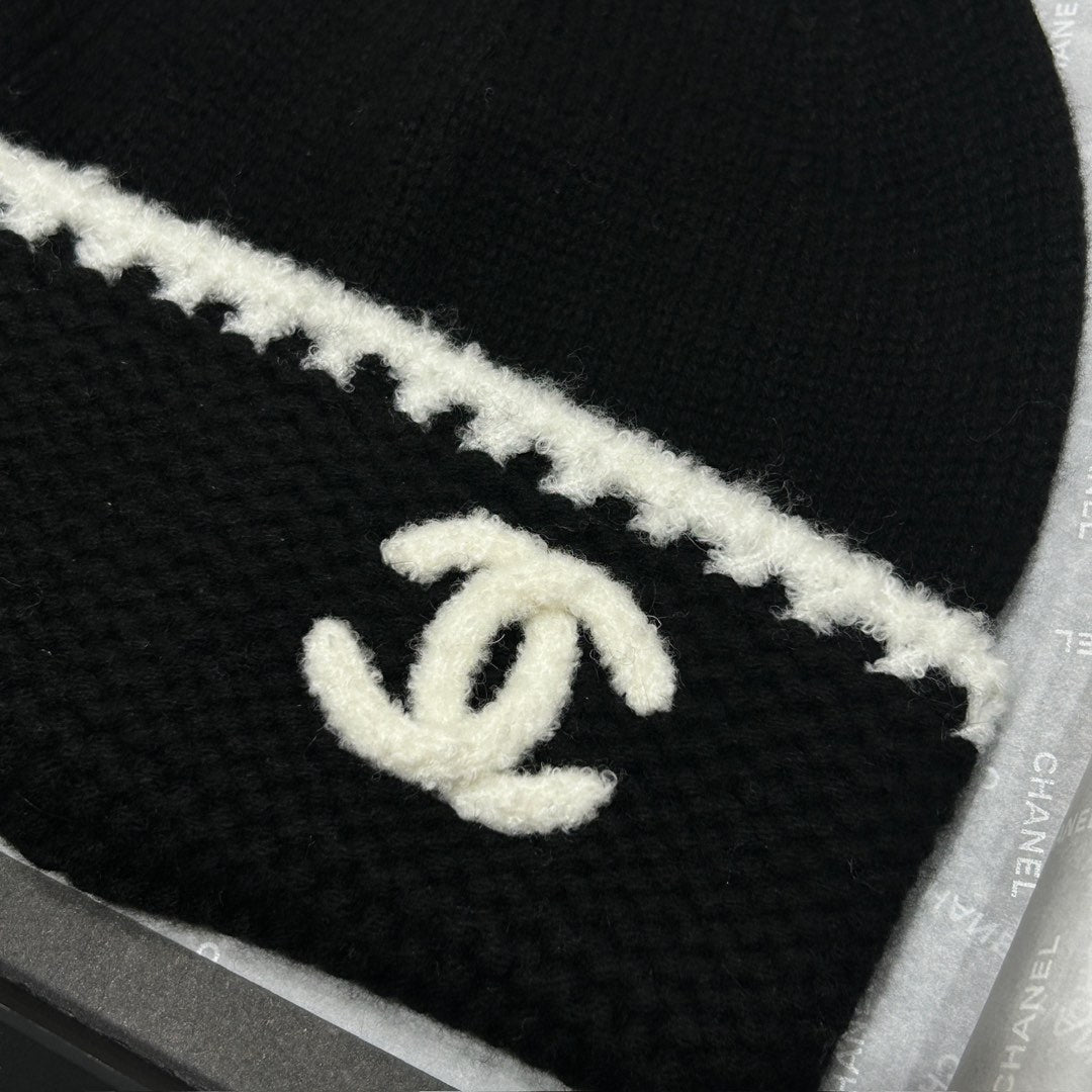 Chanel Women's Classic Black And White LOGO Wool Scarf Cold Hat #328249