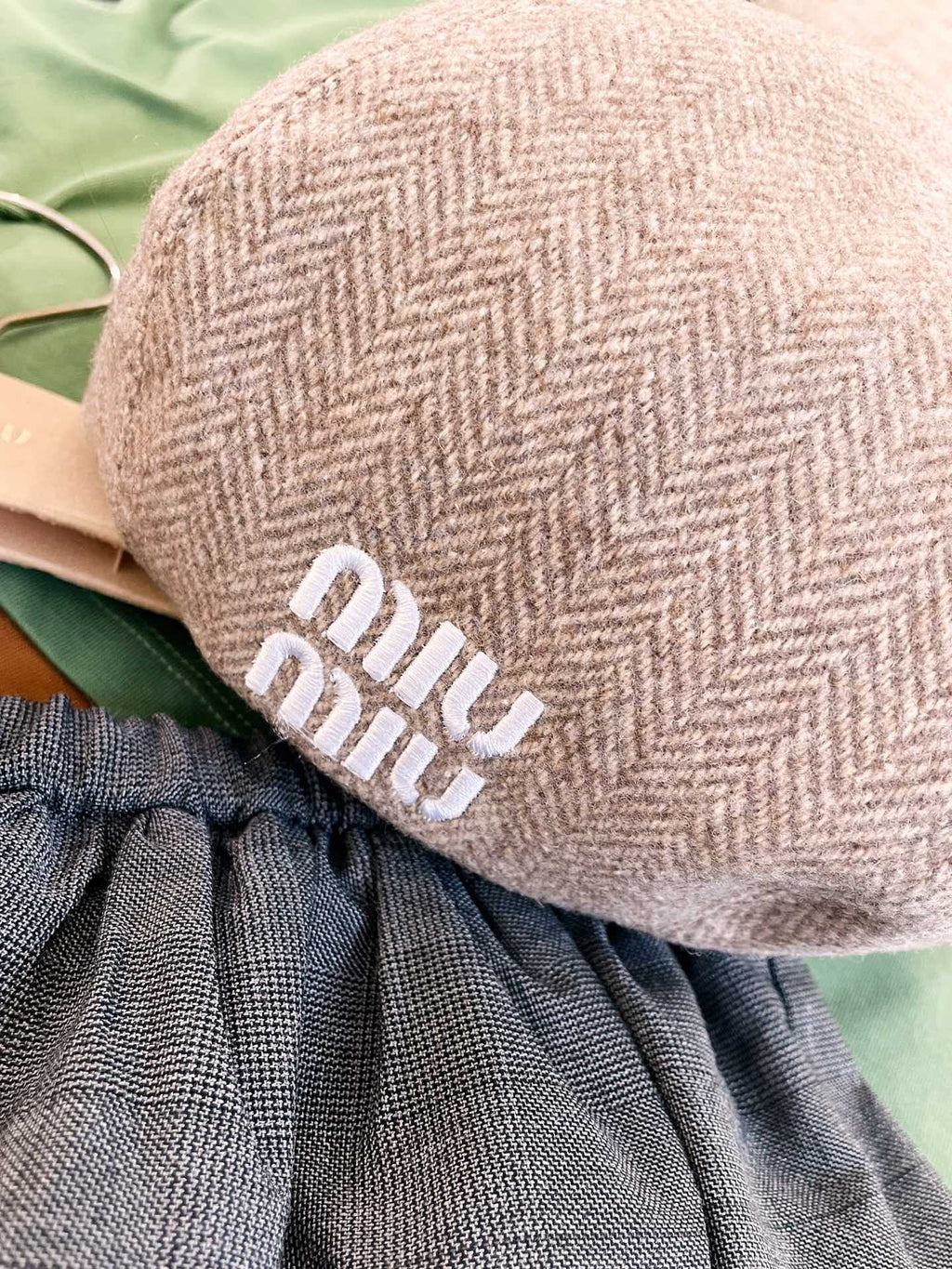 MiuMiu Women's Solid Color V-Pattern Wool Fabric Beret Cap Hat #74532