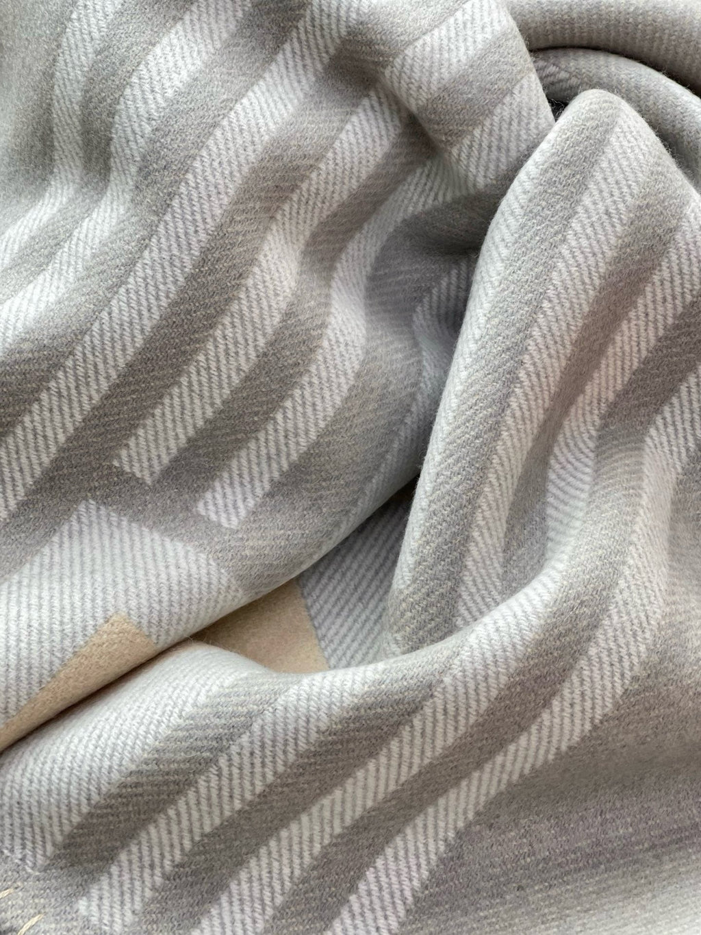 H Deco Blanket