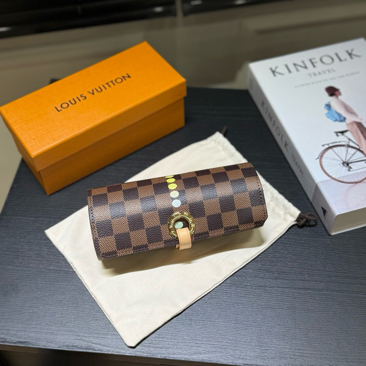 Damier Ebene Travel Colouring Set