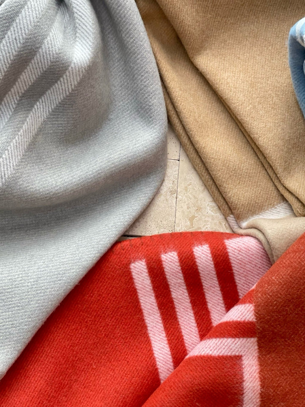 H Deco Blanket
