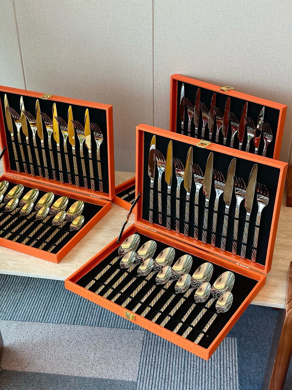 24-Piece Stainless Steel Cutlery Set Gift Box