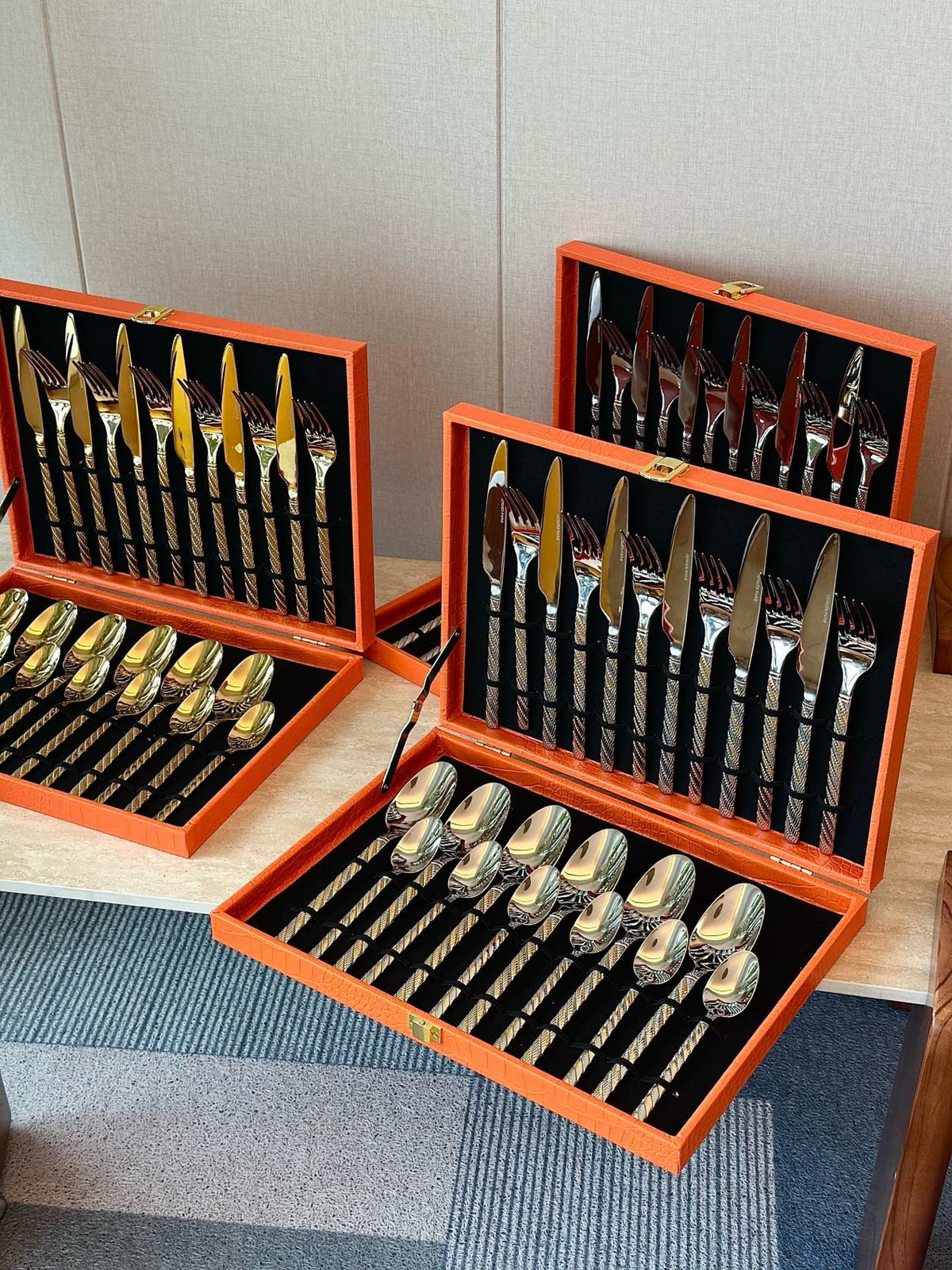 24-Piece Stainless Steel Cutlery Set Gift Box