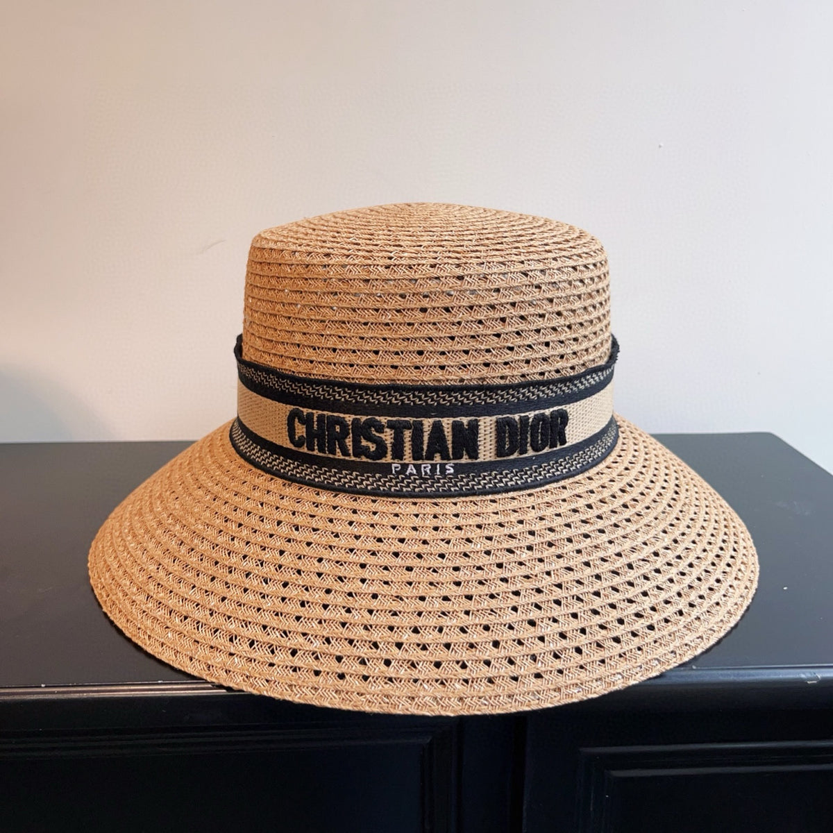 Dior Women's Solid Colour Straw Letter Embroidery Trimmed Strap Fisherman's Hat D-Bobby Wide Brim Hat #76871