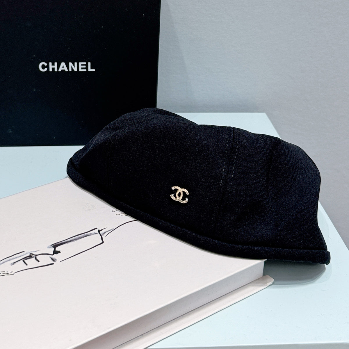 Chanel Women's Fall/Winter Fashion Classic Solid Color Metal Logo Beret Hat  Accessories #78924