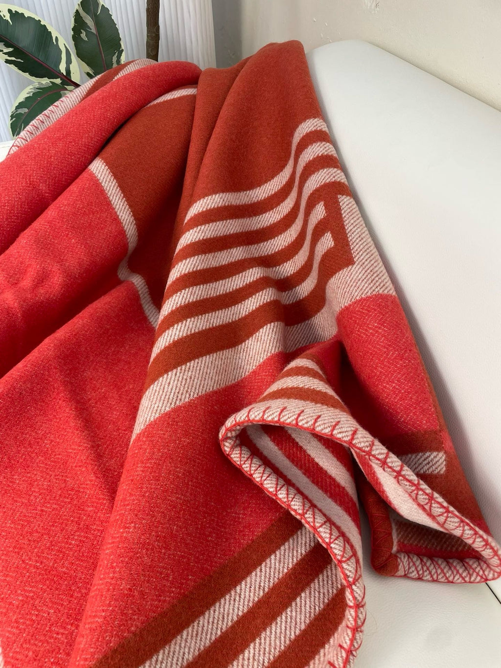 H Deco Blanket