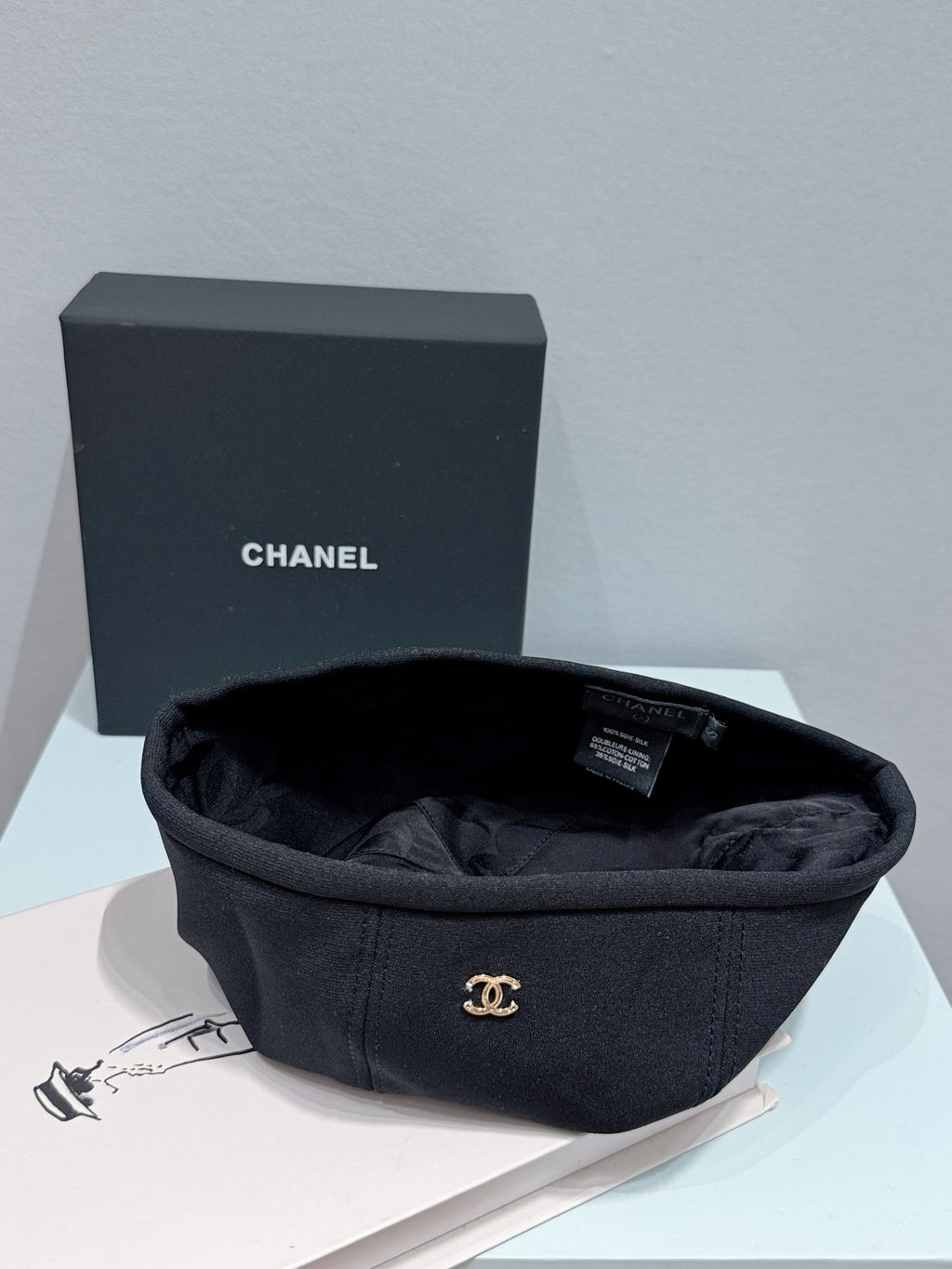 Chanel Women's Fall/Winter Fashion Classic Solid Color Metal Logo Beret Hat  Accessories #78924