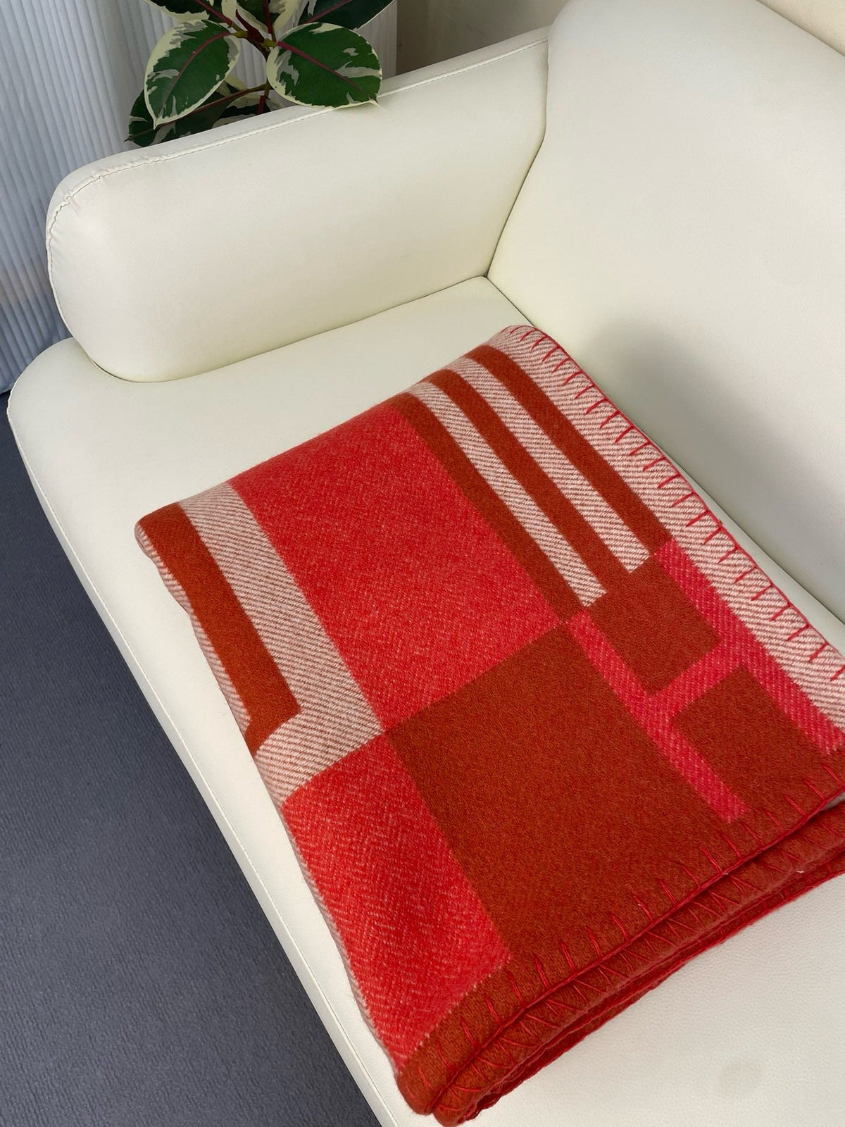 H Deco Blanket
