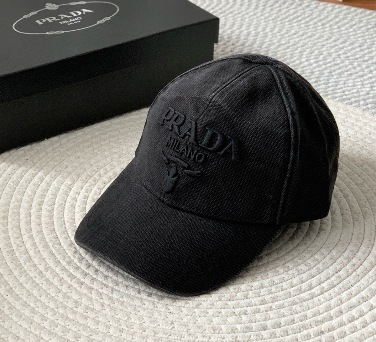 Prada Men's Women's Spring And Summer Solid Colour Logo Embroidery Baseball Cap Fashion High Street Casual Hundred Hat #76153