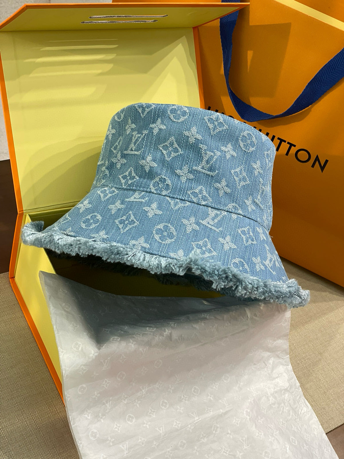 Louis Vuitton Men's and Women's Solid Color Letter Jacquard Raw Edge Cotton Fisherman's Hat Cap #76292