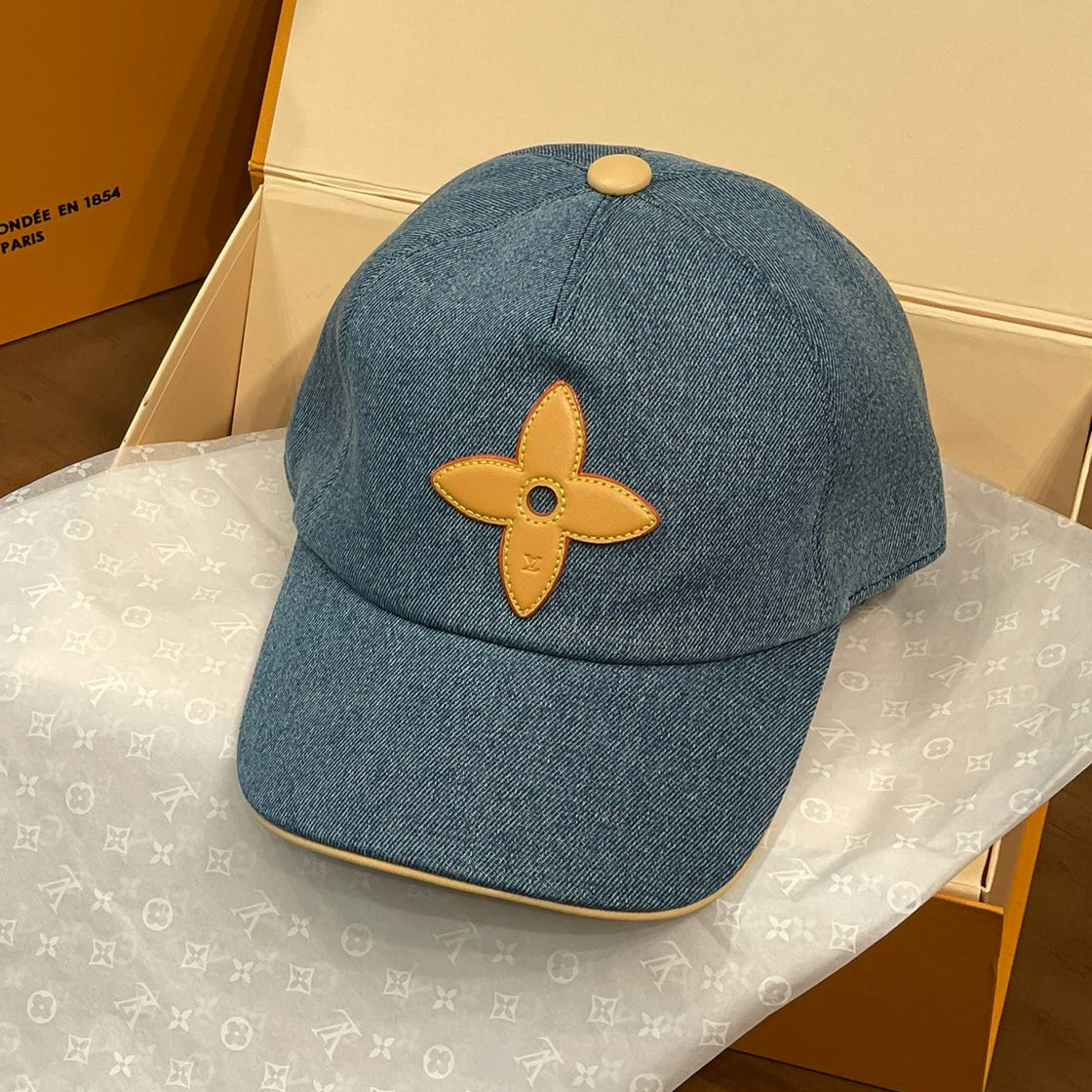 Louis Vuitton Men's And Women's Spring/Fall Fashion Casual Classic Vintage Floral Pattern Denim Baseball Cap Duckbill Cap Hat #78722