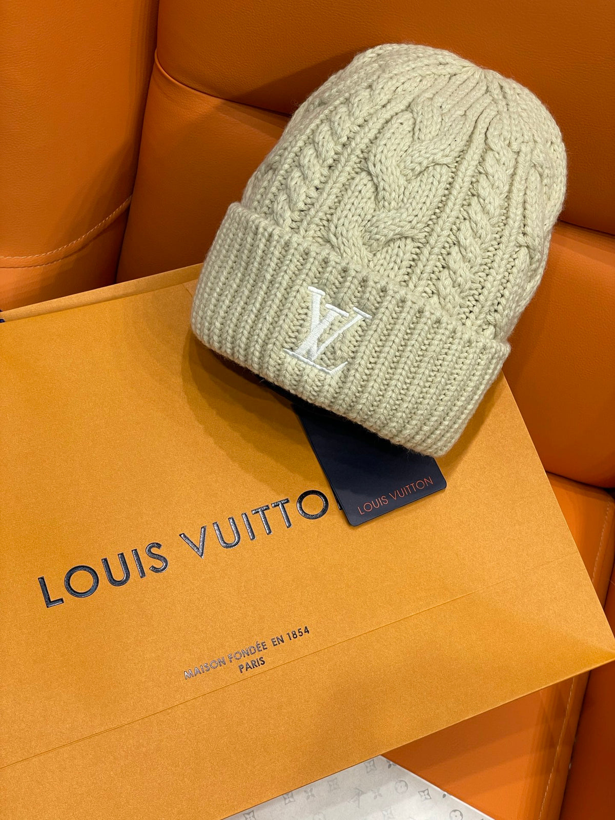Louis Vuitton Only LV Mini Cable Beanie Hats #334493
