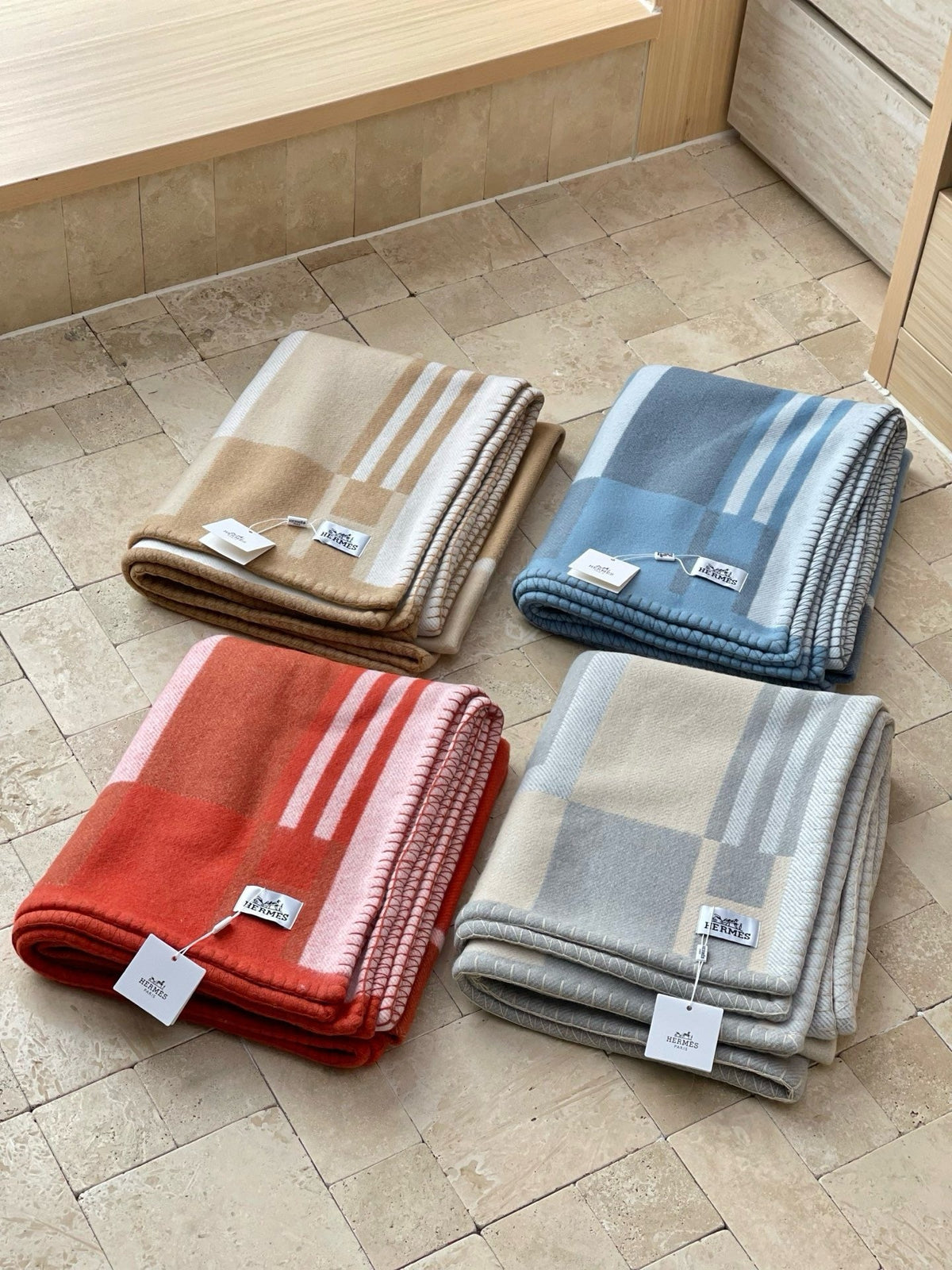 H Deco Blanket