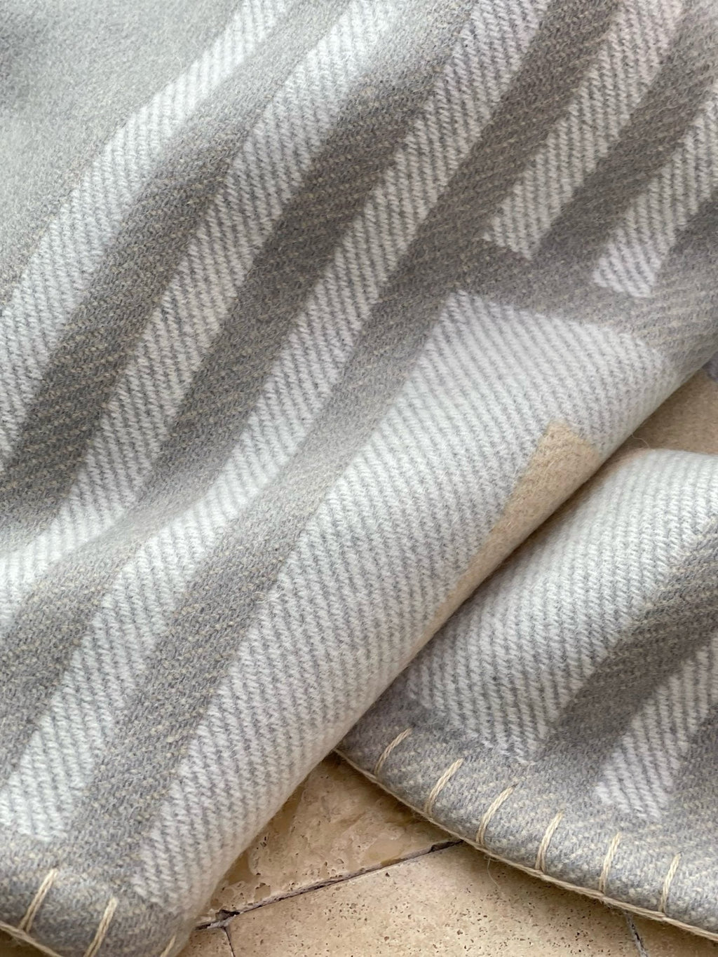 H Deco Blanket
