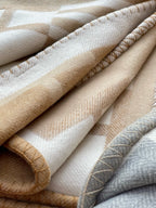 H Deco Blanket