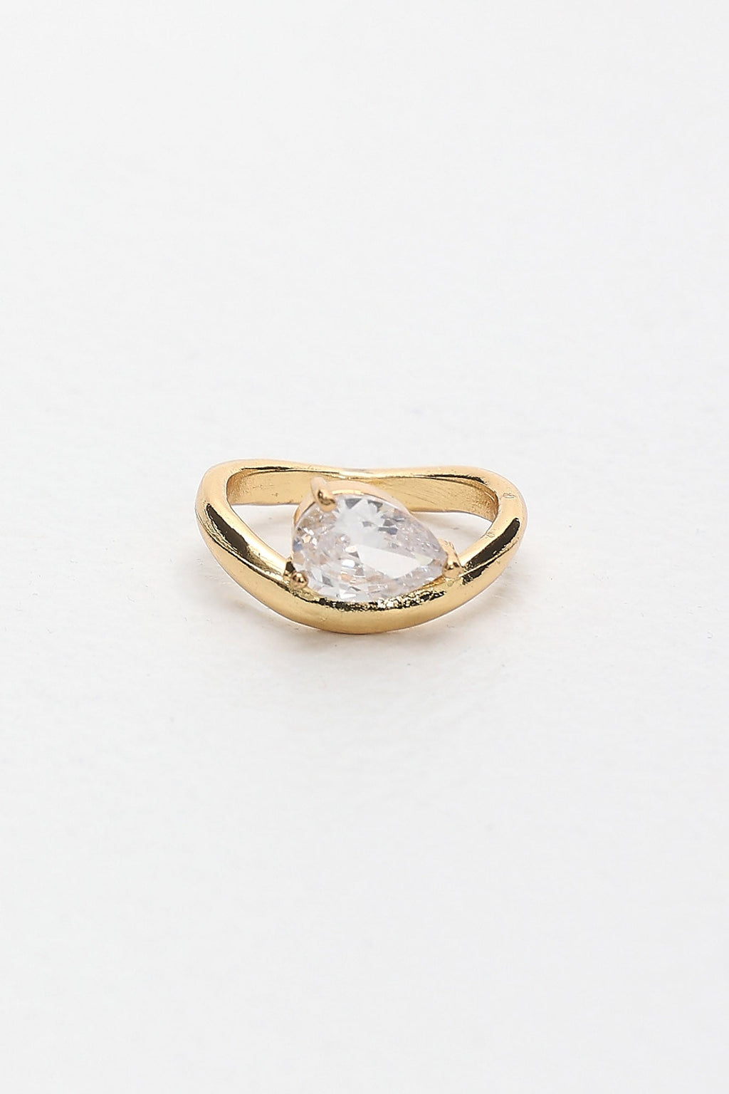 Angelisse Crystal Pear Ring Gold