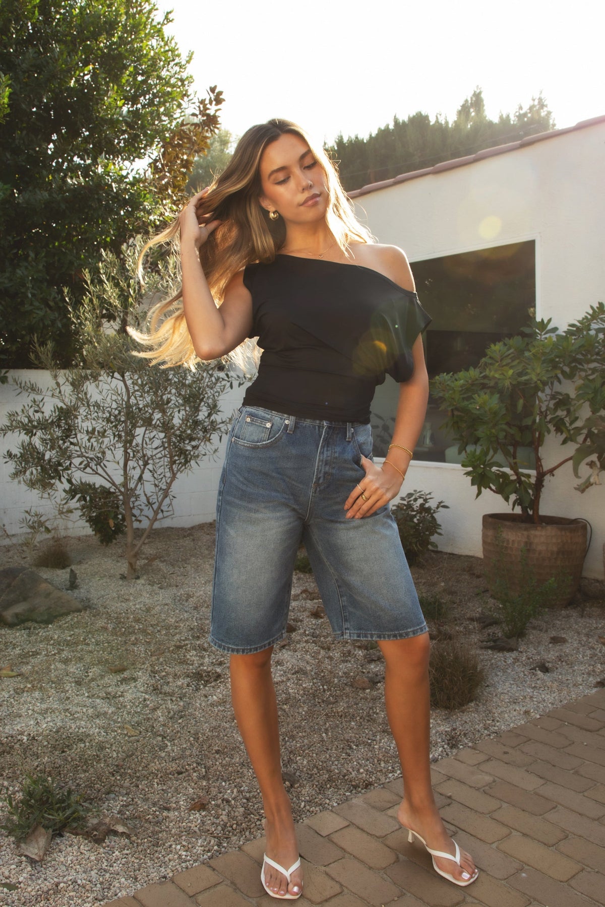 ETOILE Asymmetrical Off Shoulder Top