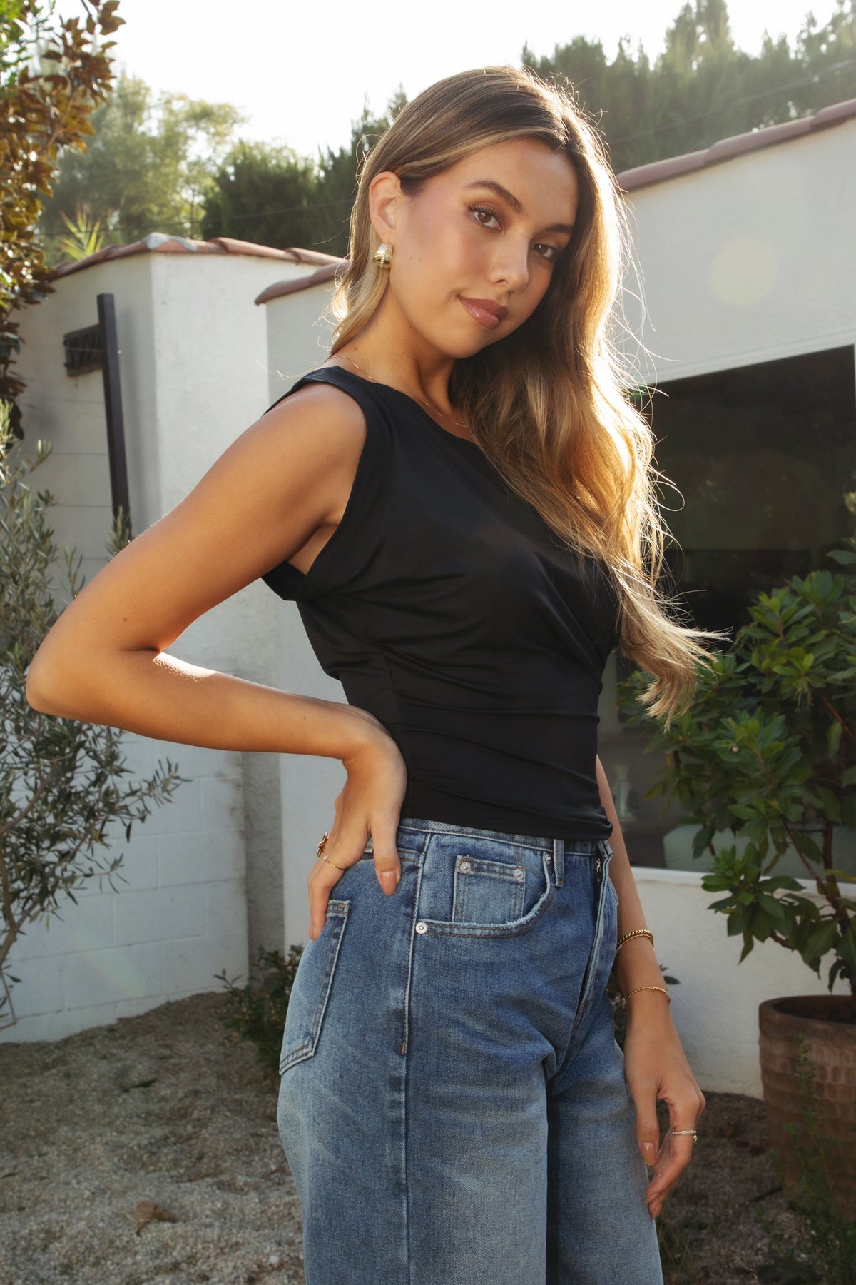 ETOILE Asymmetrical Off Shoulder Top