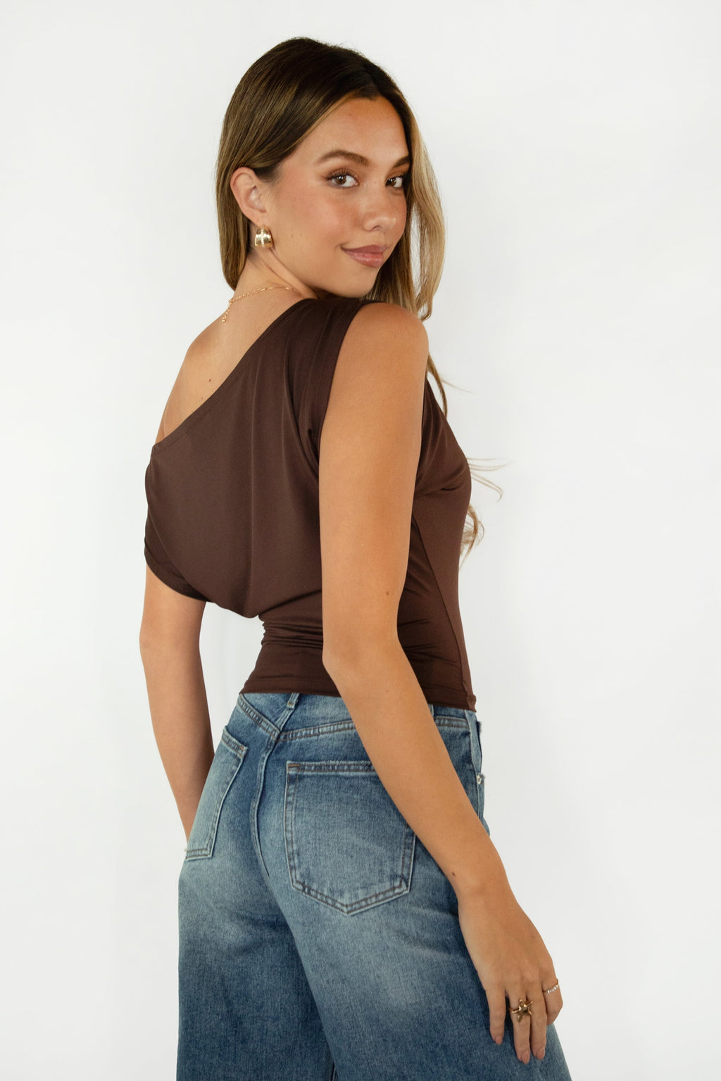 ETOILE Asymmetrical Off Shoulder Top