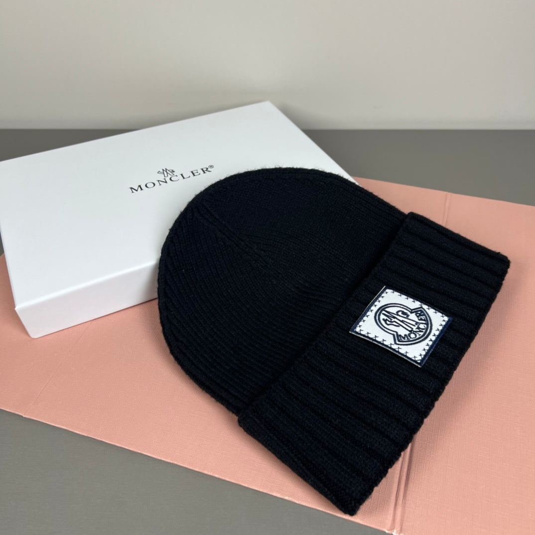 Moncler Logo Patch Ribbed Beanie – Black