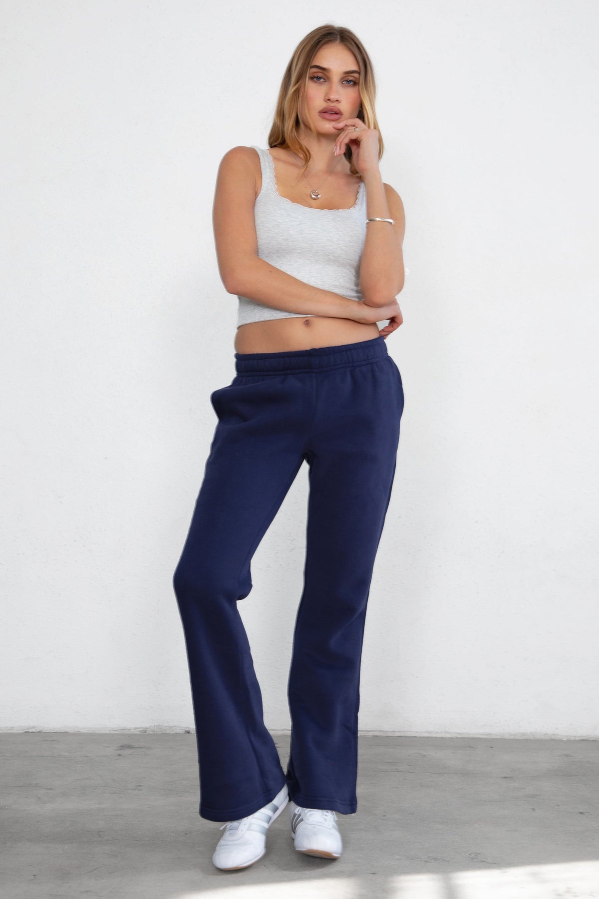 JIYA Essential Fleece Flare Sweat Pants